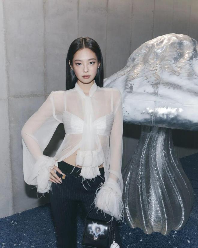 的末尾要像鞠婧祎一样好事不断不朽情缘本周时髦大事｜在四月(图5)